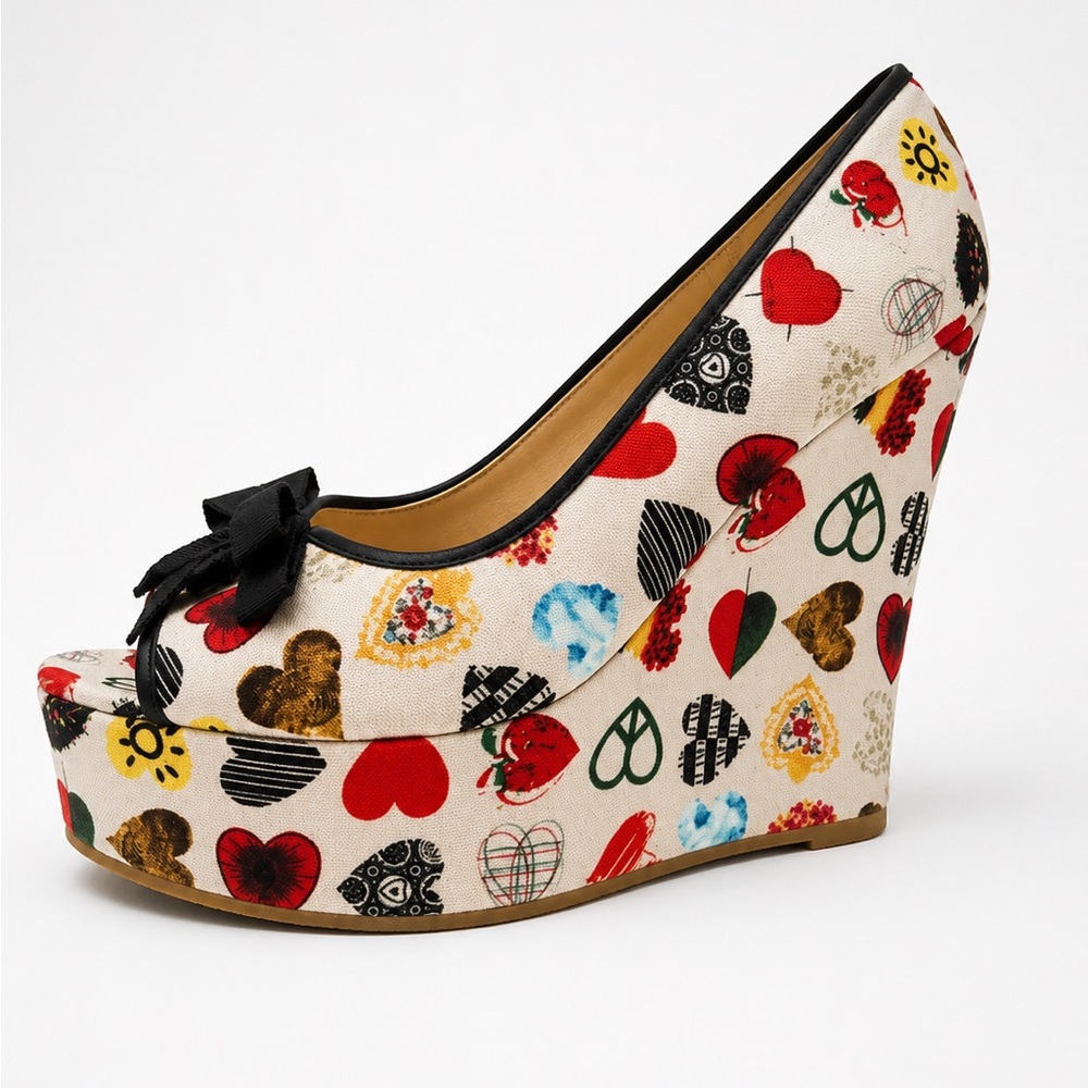 RARE Love Moschino Heart Print Peep Toe Platform Wedge Heels EUC 40 US 9